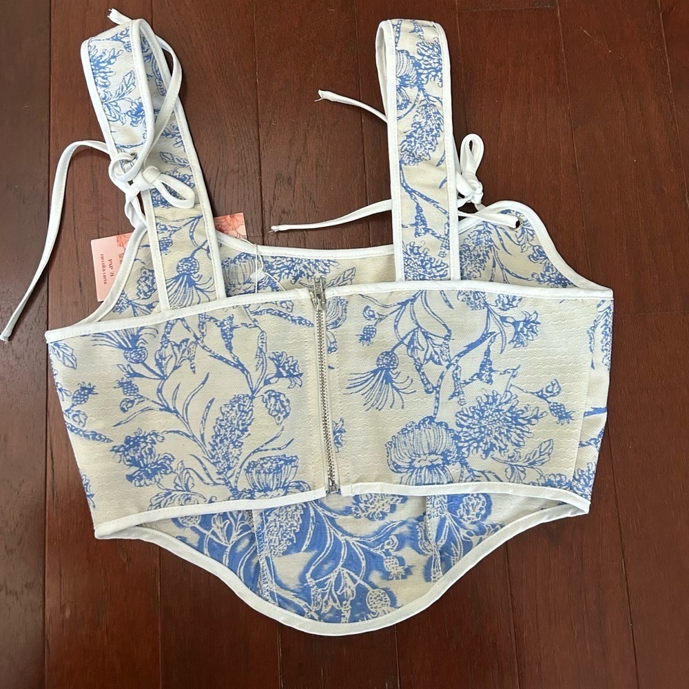 NWT SHEIN MOD Floral Print Knot Front Cami Top blue white size S - Picture 8 of 10